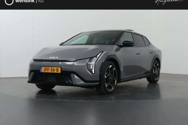 Kia EV4 (2025) thumbnail 1