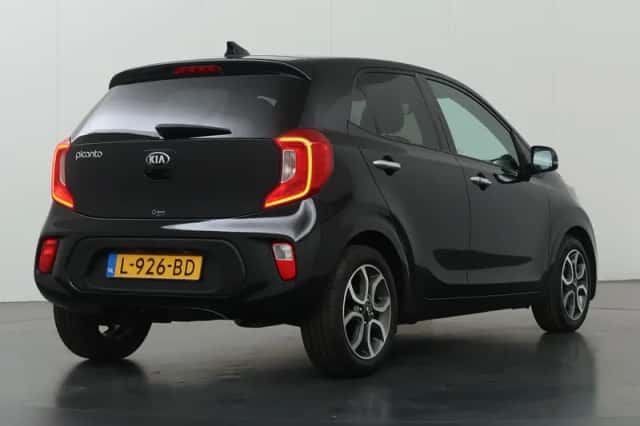 Kia Picanto (2021) thumbnail 2