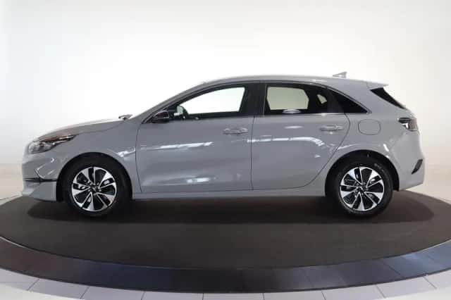 Kia Ceed (2025) thumbnail 5