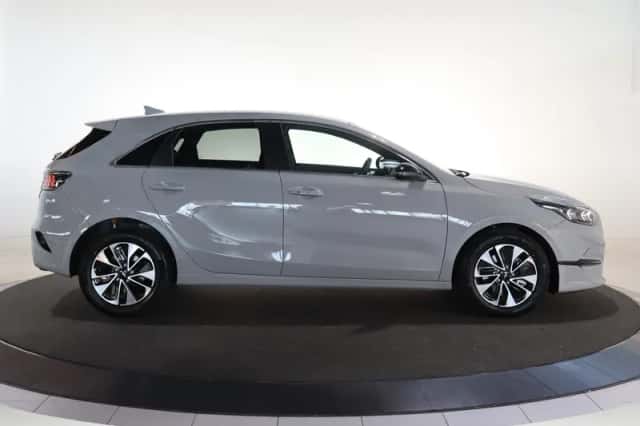 Kia Ceed (2025) thumbnail 6