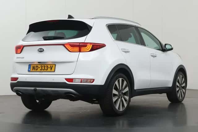 Kia Sportage (2017) thumbnail 2