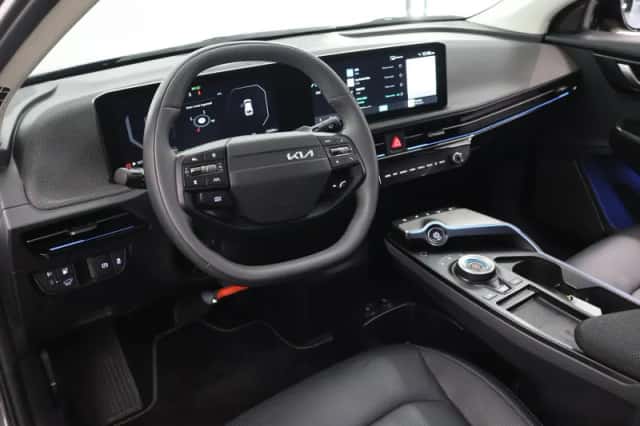 Kia EV6 (2025) thumbnail 7
