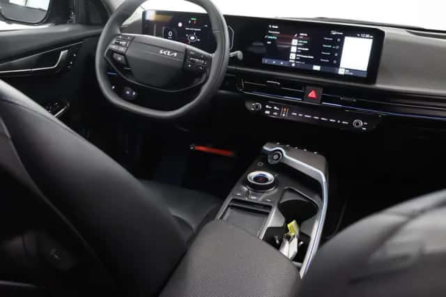Kia EV6 (2025) thumbnail 9