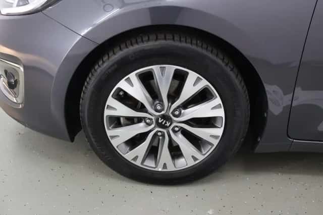 Kia Cee'd (2015) thumbnail 36