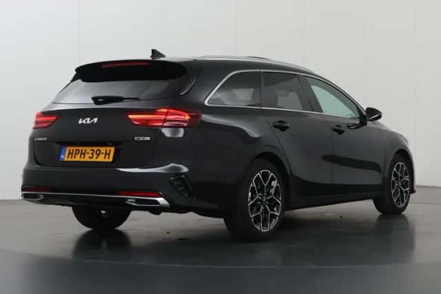 Kia Ceed Sportswagon (2025) thumbnail 2