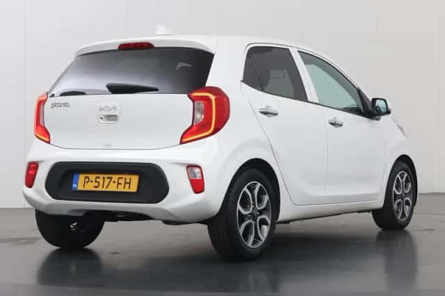 Kia Picanto (2022) thumbnail 2