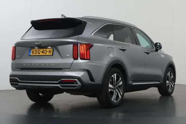 Kia Sorento (2021) thumbnail 2