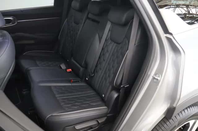 Kia Sorento (2021) thumbnail 11