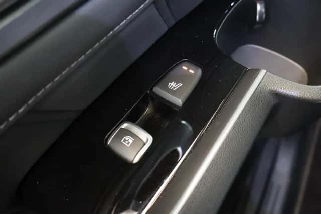 Kia Sorento (2021) thumbnail 12
