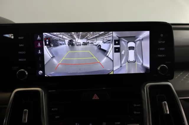 Kia Sorento (2021) thumbnail 17