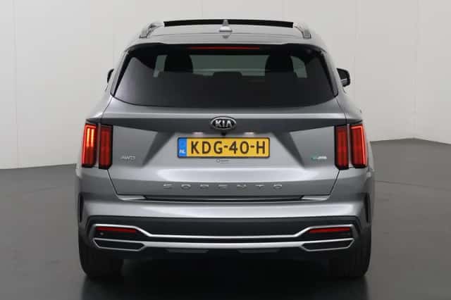 Kia Sorento (2021) thumbnail 4