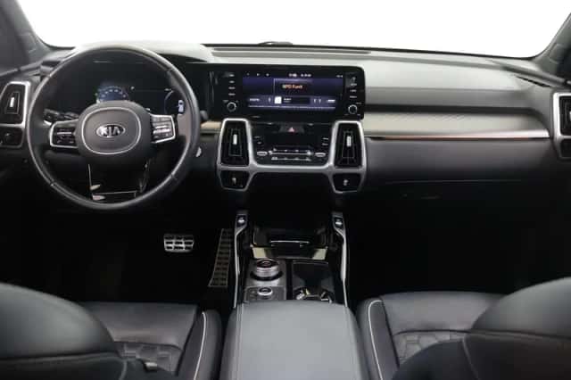 Kia Sorento (2021) thumbnail 8
