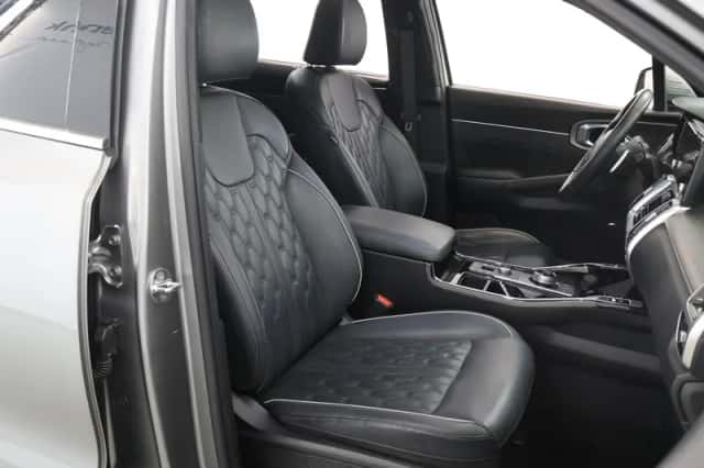 Kia Sorento (2021) thumbnail 10