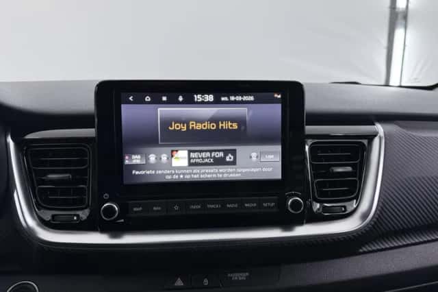 Kia Stonic (2021) thumbnail 15
