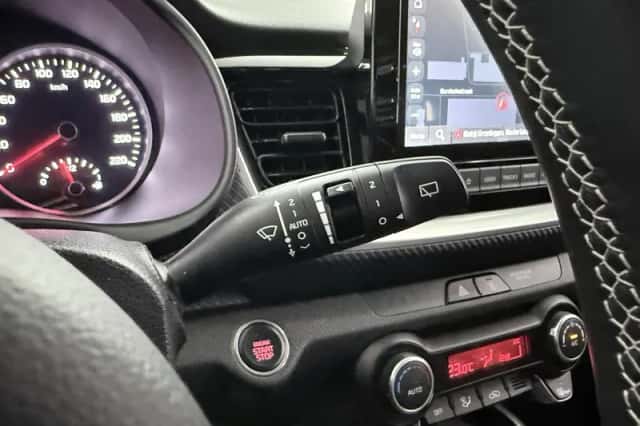 Kia Stonic (2021) thumbnail 28