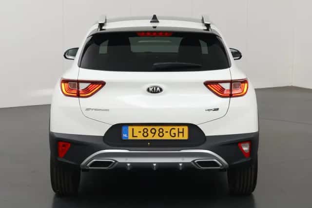 Kia Stonic (2021) thumbnail 4