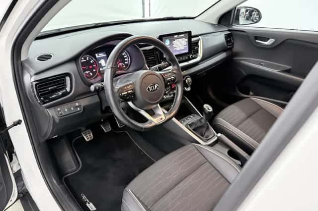 Kia Stonic (2021) thumbnail 7