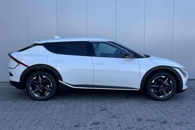 Kia EV6 (2024) thumbnail 3