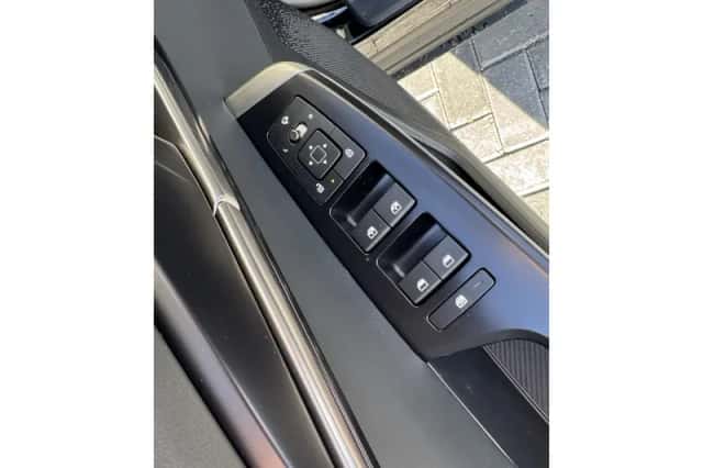 Kia EV6 (2024) thumbnail 23