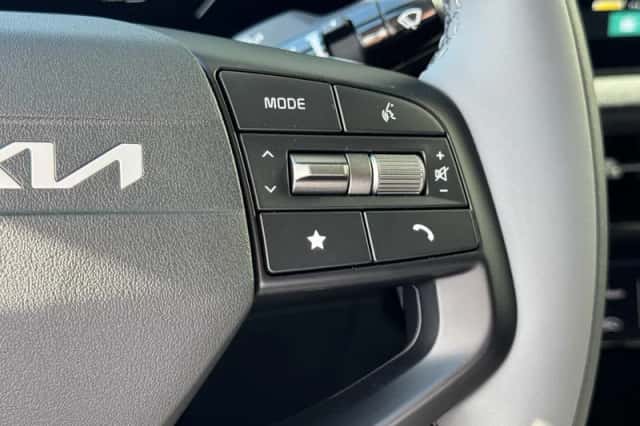 Kia EV6 (2024) thumbnail 25