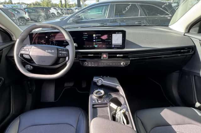 Kia EV6 (2024) thumbnail 8