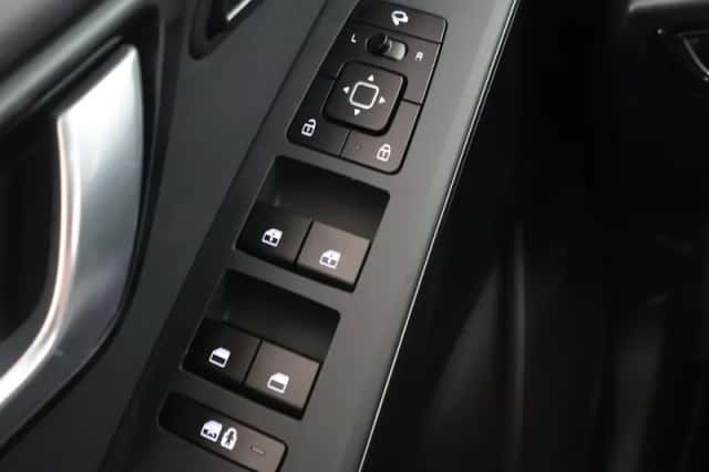 Kia Niro (2023) thumbnail 36