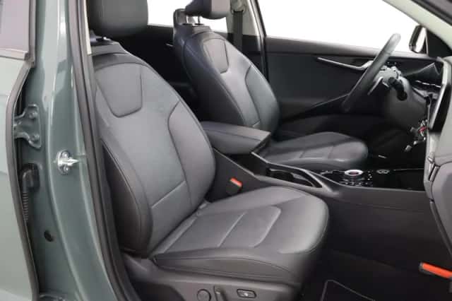 Kia Niro (2023) thumbnail 10