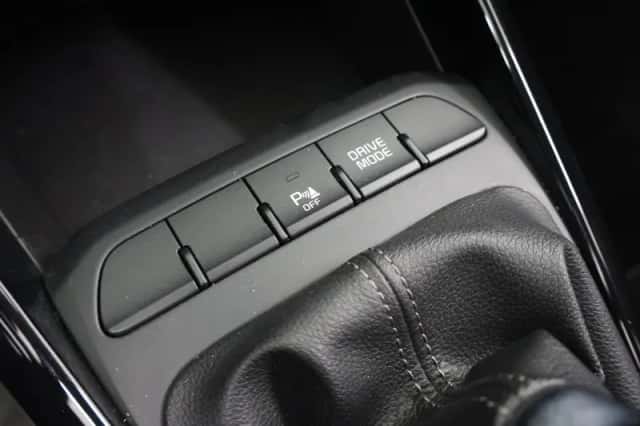 Kia Rio (2022) thumbnail 19