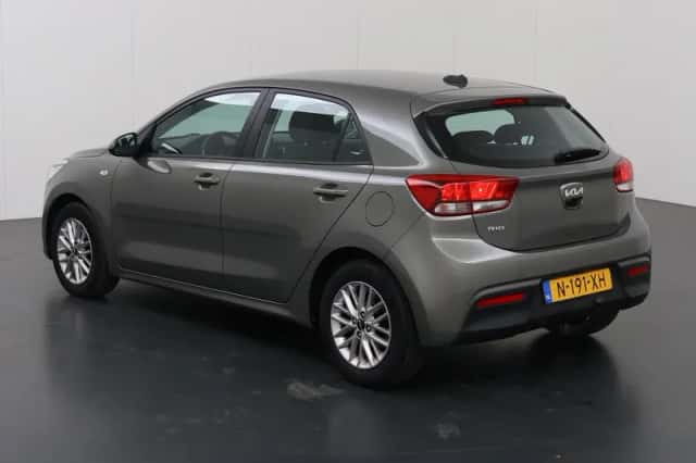 Kia Rio (2022) thumbnail 22