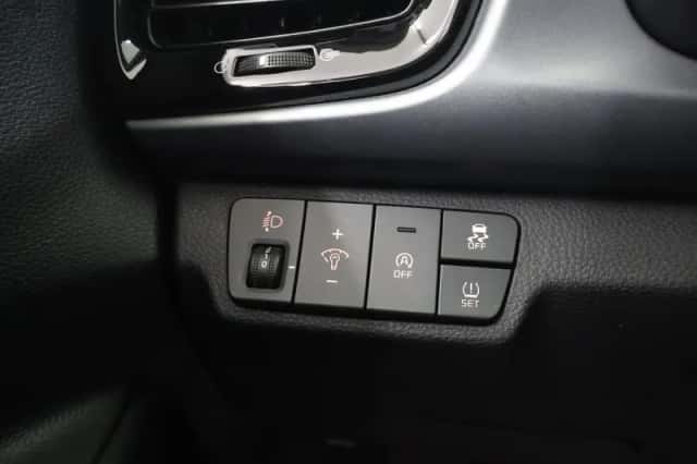 Kia Rio (2022) thumbnail 28