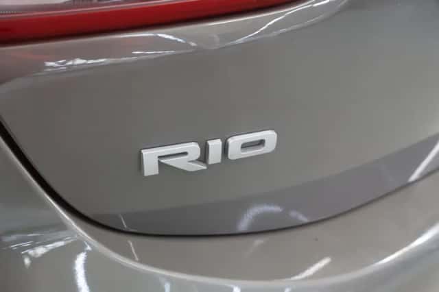 Kia Rio (2022) thumbnail 32