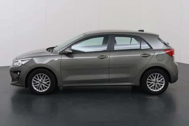 Kia Rio (2022) thumbnail 5