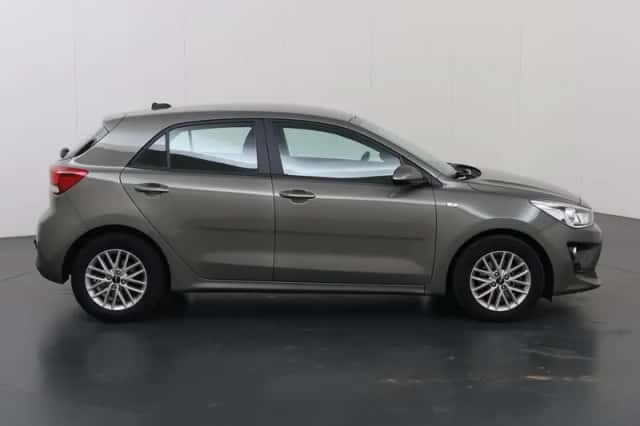 Kia Rio (2022) thumbnail 6