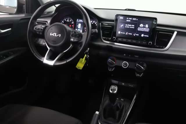 Kia Rio (2022) thumbnail 9