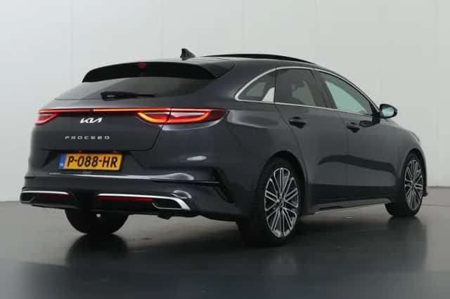 Kia Proceed (2022) thumbnail 2