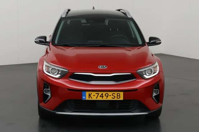 Kia Stonic (2021) thumbnail 3