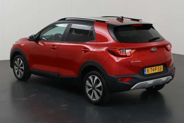 Kia Stonic (2021) thumbnail 22