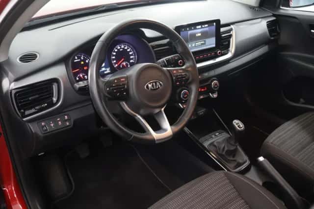 Kia Stonic (2021) thumbnail 7
