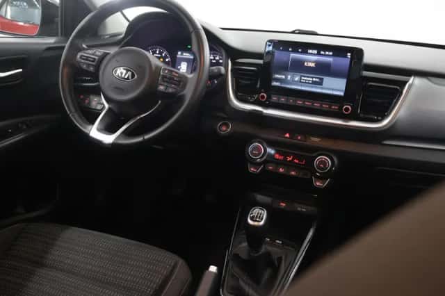 Kia Stonic (2021) thumbnail 9
