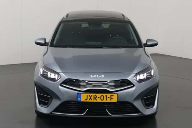 Kia Ceed Sportswagon (2022) thumbnail 3