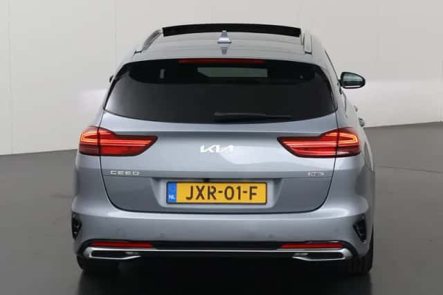 Kia Ceed Sportswagon (2022) thumbnail 4