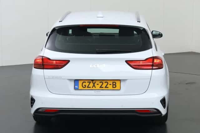 Kia Ceed Sportswagon (2025) thumbnail 4