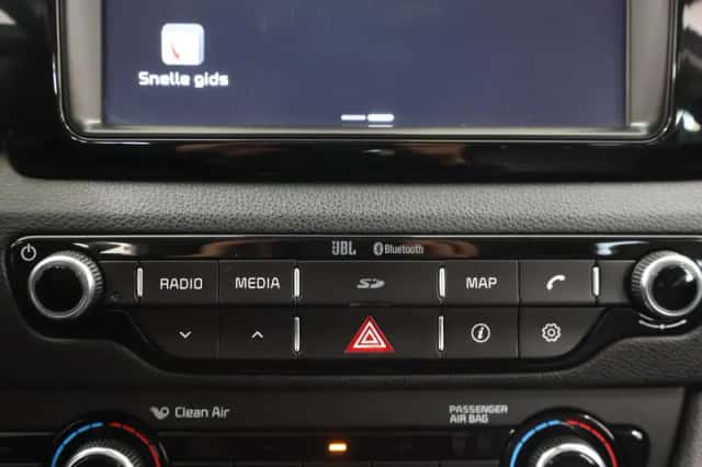Kia Niro (2017) thumbnail 20