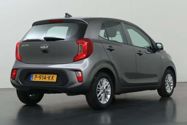 Kia Picanto (2022) thumbnail 2