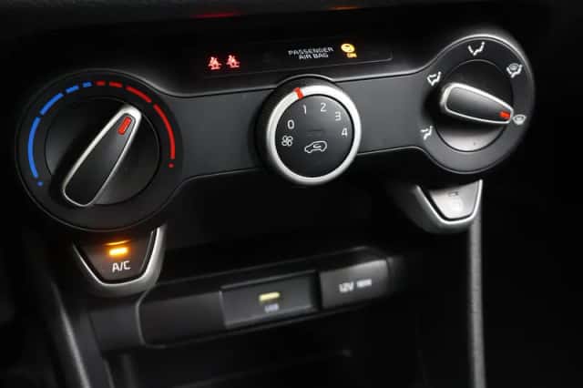 Kia Picanto (2022) thumbnail 18