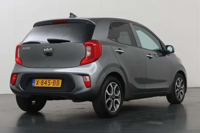 Kia Picanto (2023) thumbnail 2