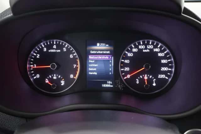 Kia Picanto (2023) thumbnail 12