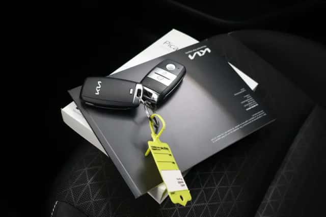 Kia Picanto (2023) thumbnail 25