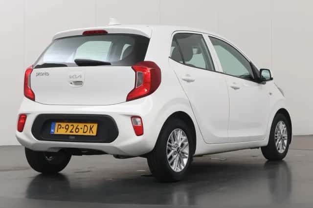 Kia Picanto (2022) thumbnail 2