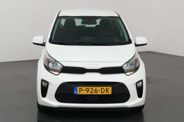 Kia Picanto (2022) thumbnail 3